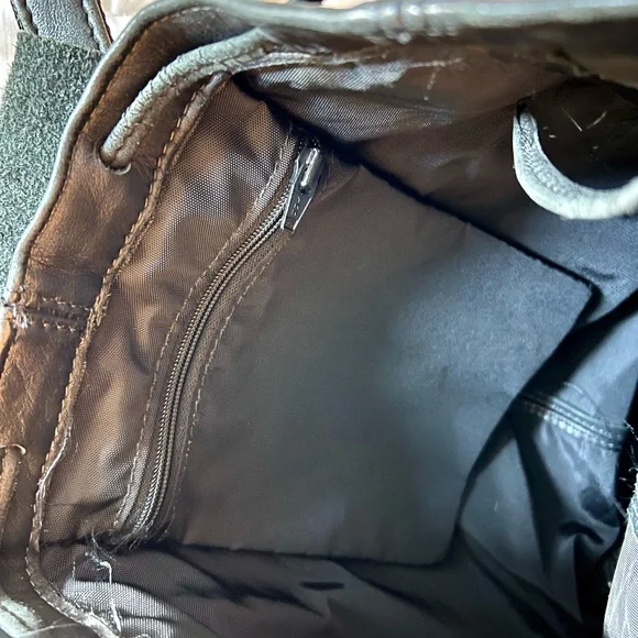 Black Leather backpack, handcrafted. Soft leather sturdy adjustable strap. - Picture 9 of 16